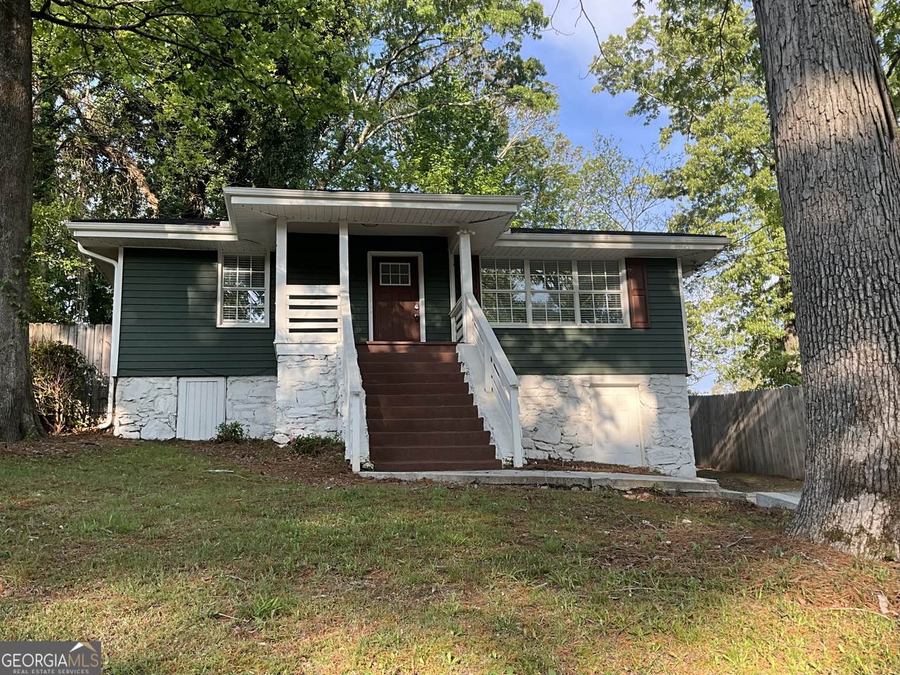 136 Victor Circle - Photo 1