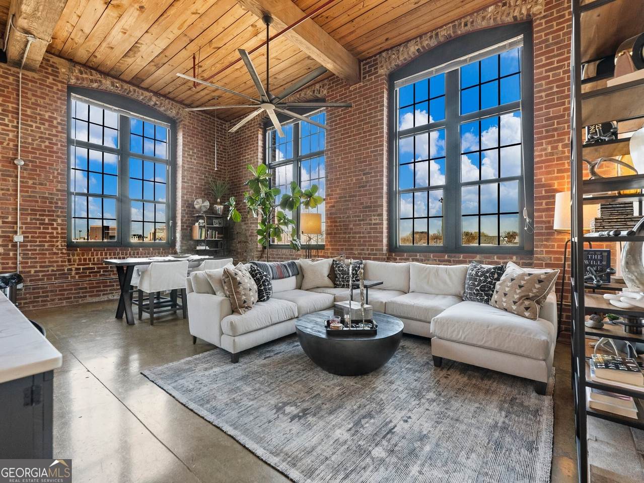 170 Boulevard - Photo 1