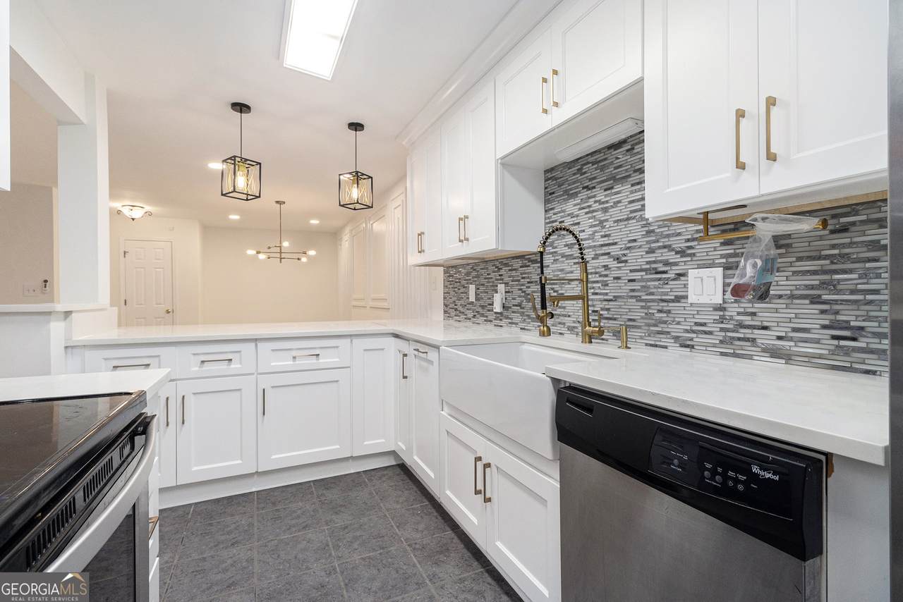 502 Brighton Point - Photo 1