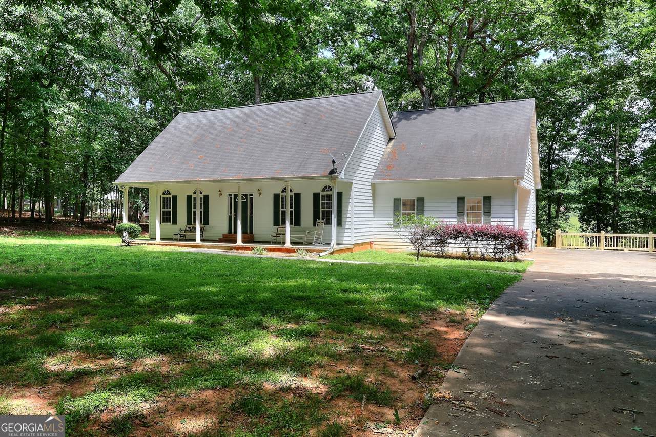 224 Red Oak Drive - Photo 1
