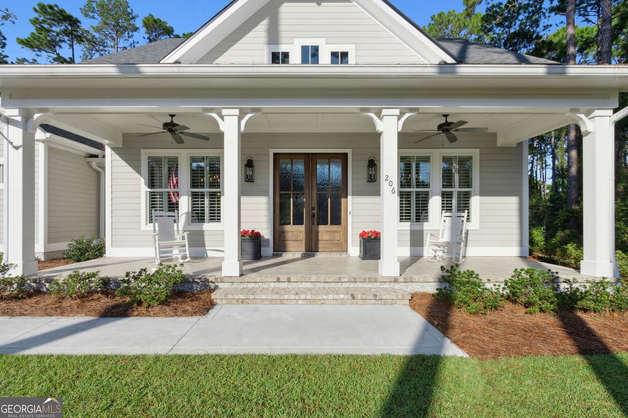 206 Club House Circle - Photo 1