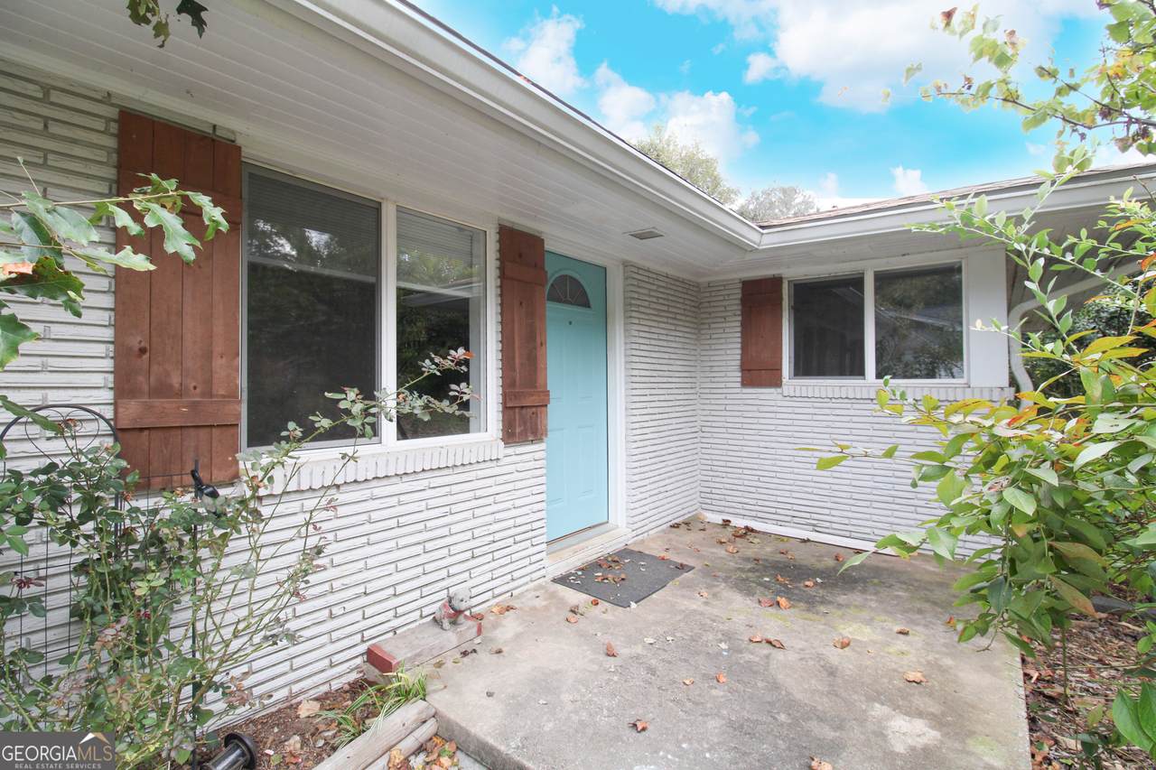 352 Greencrest Drive - Photo 1