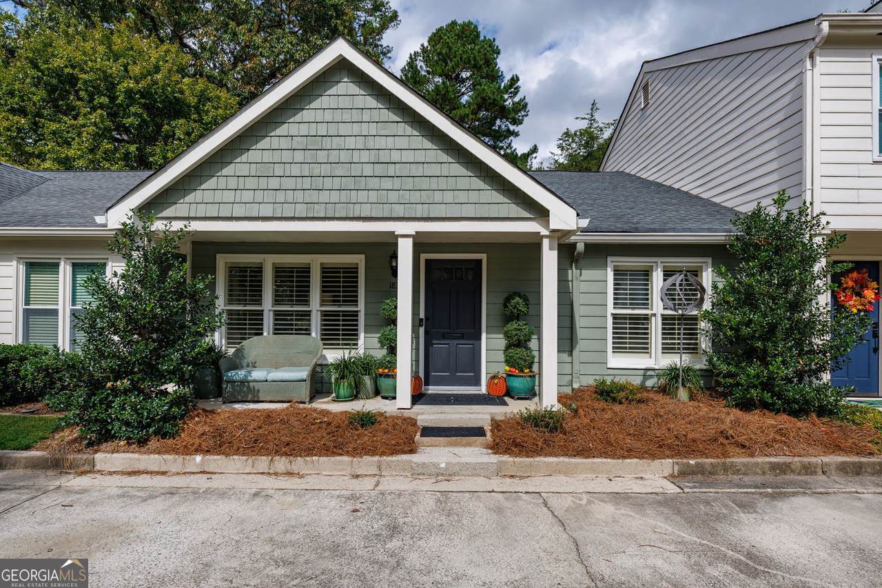 1836 Garden Court - Photo 1