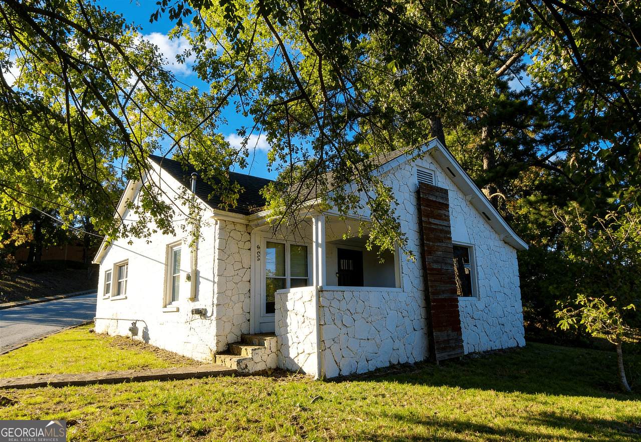 602 Lake Avenue - Photo 1