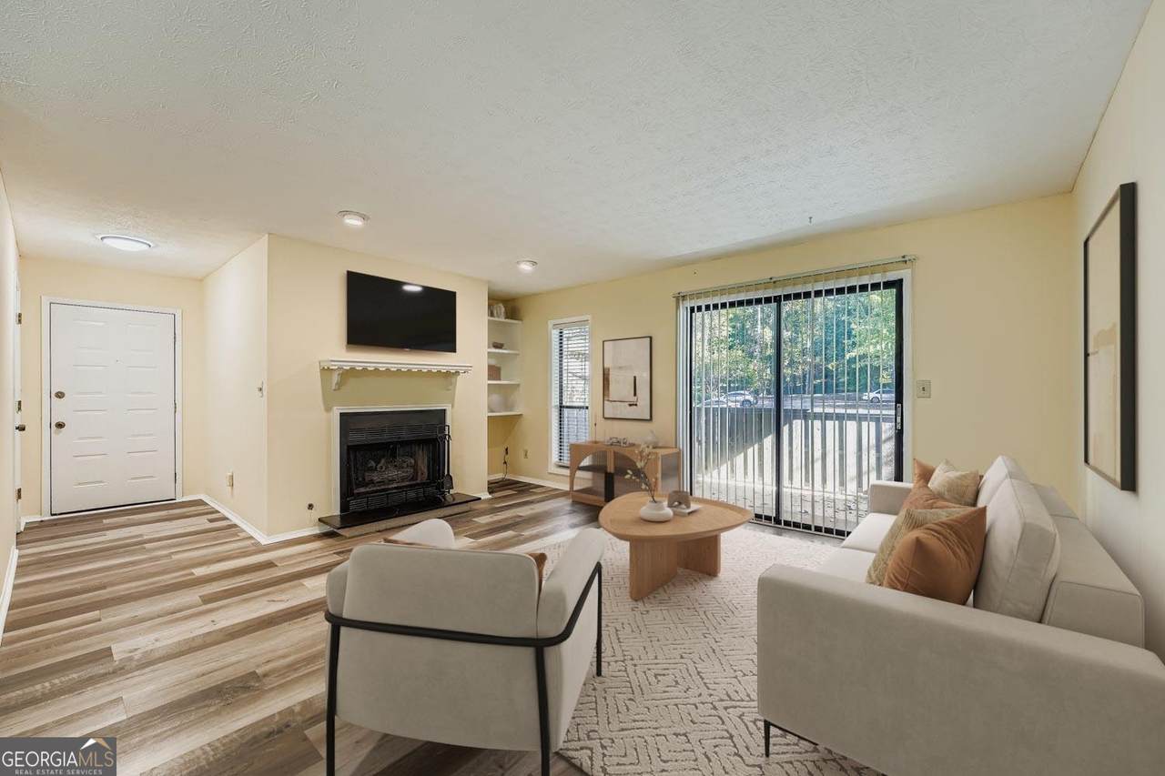 1607 Woodcliff Drive - Photo 1
