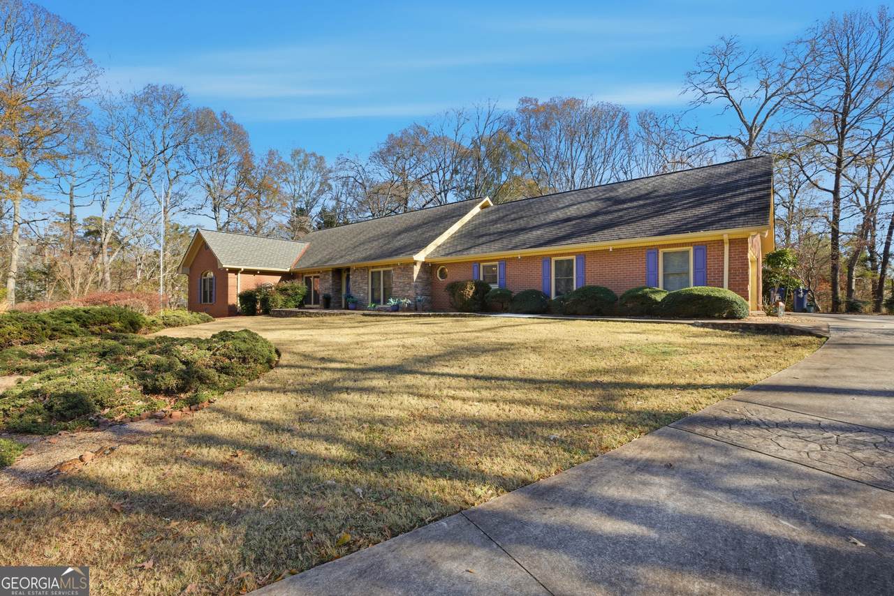 265 Deerhill Drive - Photo 1