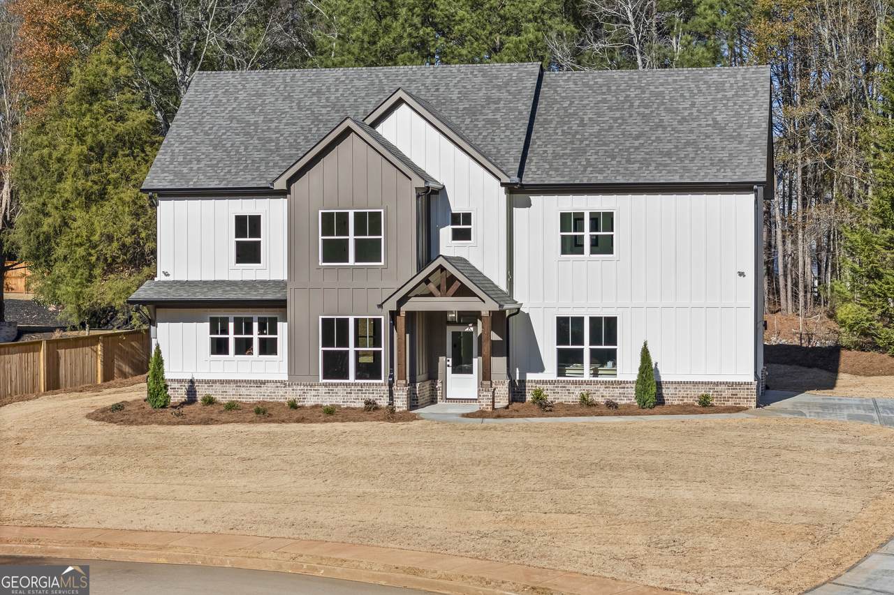 1040 Greenwood Circle - Photo 1