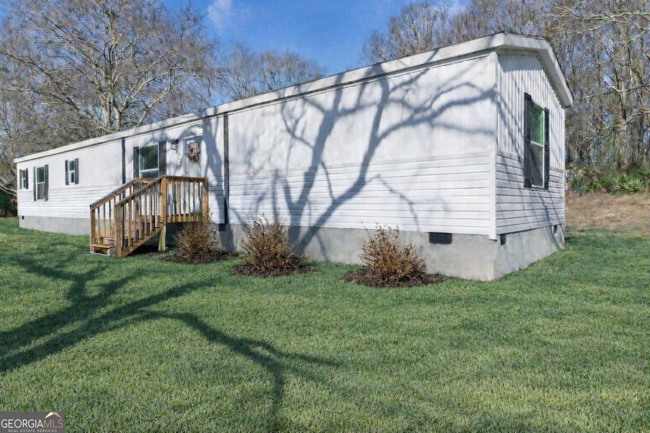 136 Pine Street - Photo 1