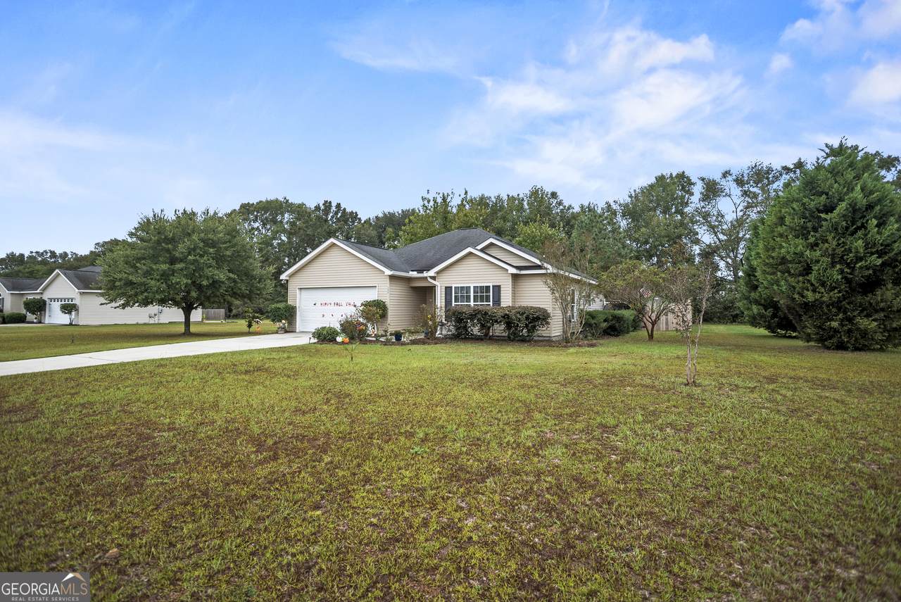 152 Sandalwood Circle - Photo 1