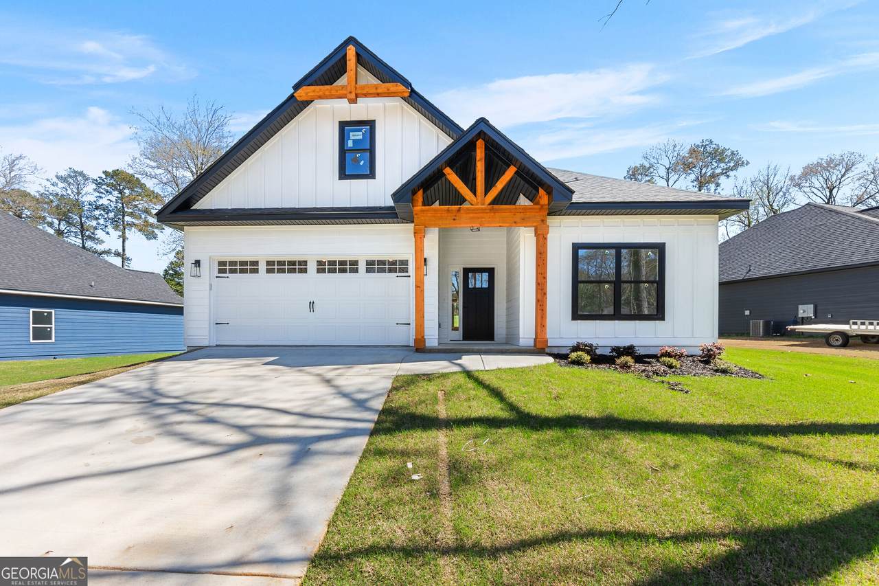 112 Friar Tuck Avenue - Photo 1