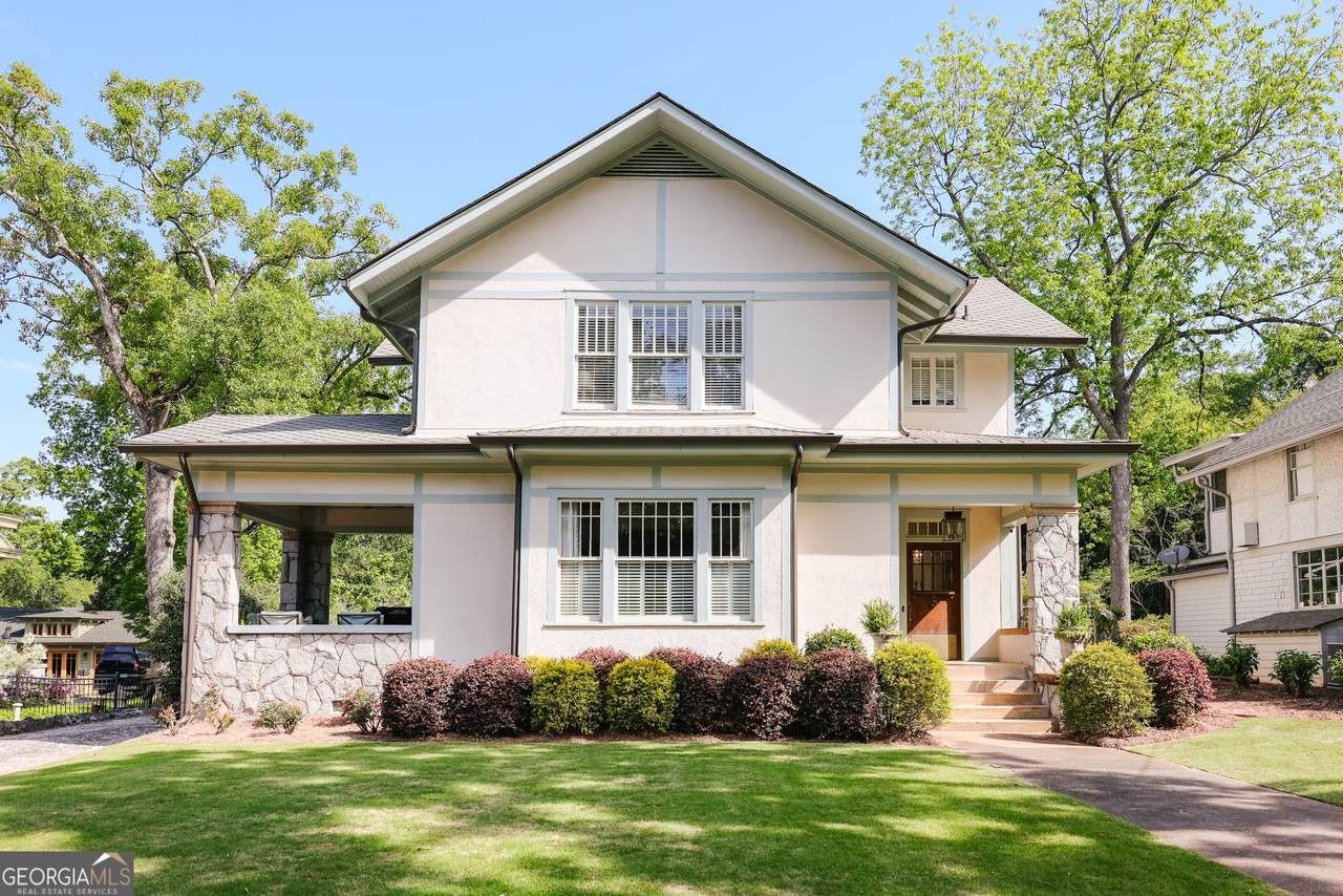 230 Woodlawn Avenue - Photo 1