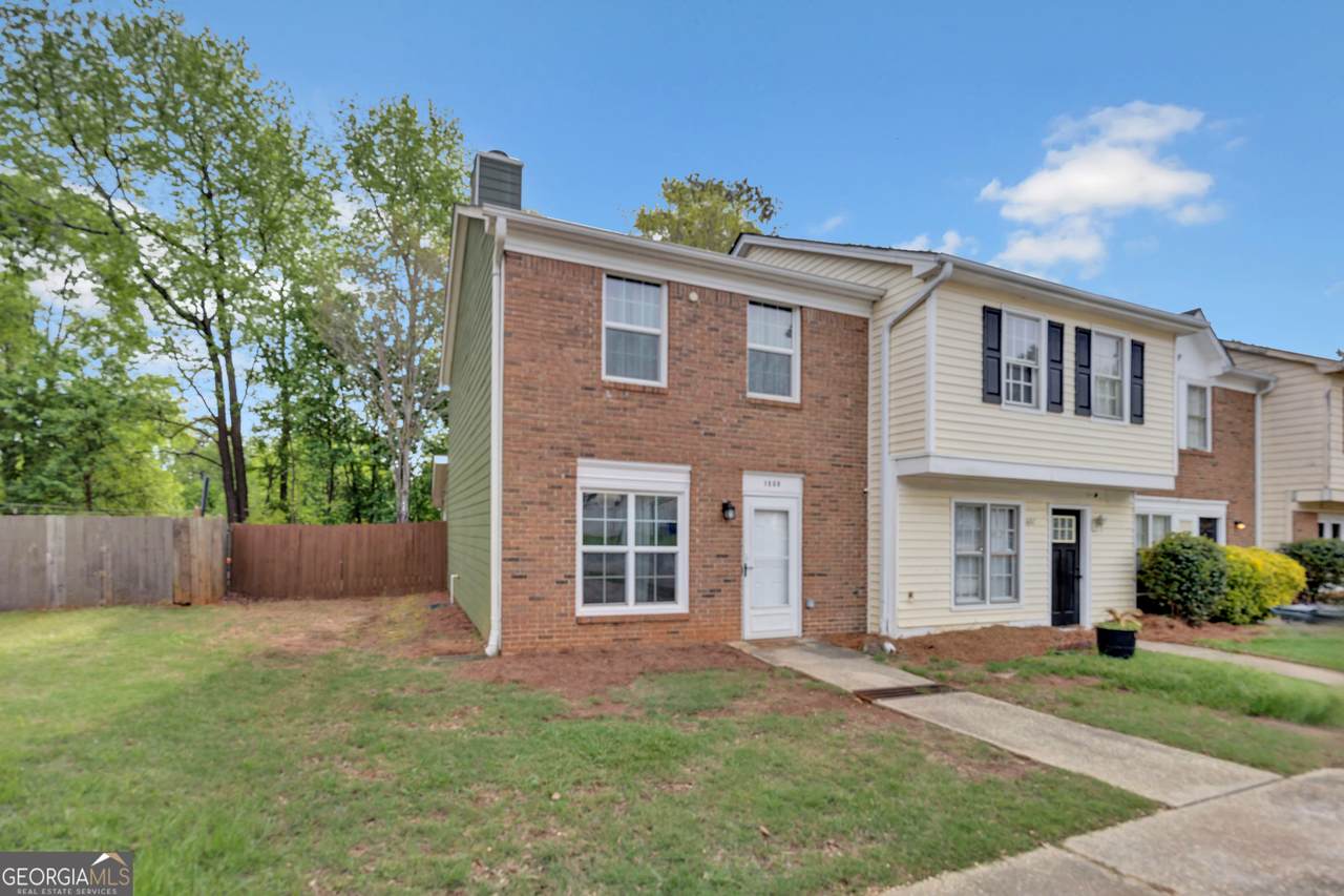 1695 Winchester Way - Photo 1