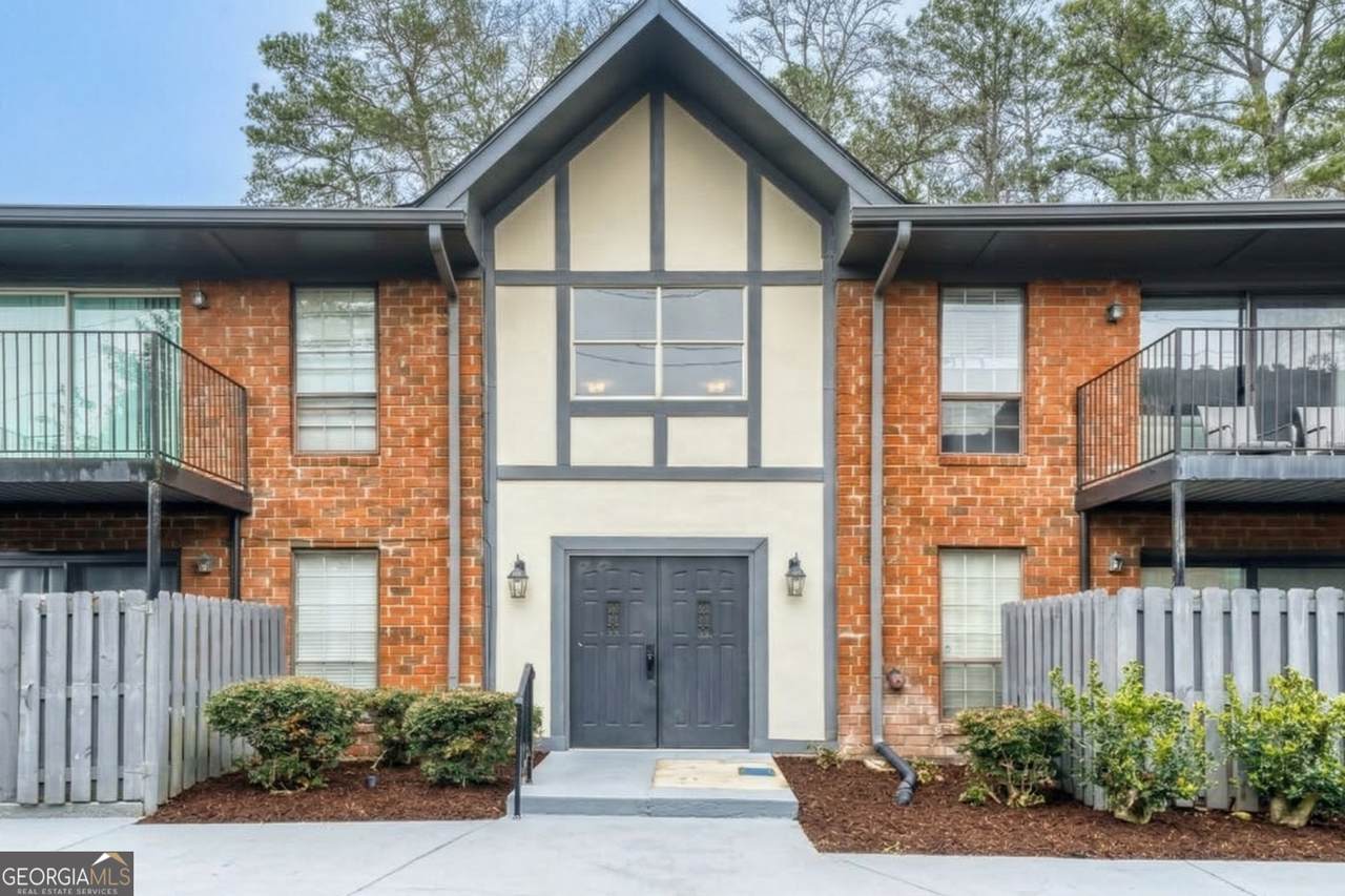 6851 Roswell Road - Photo 1