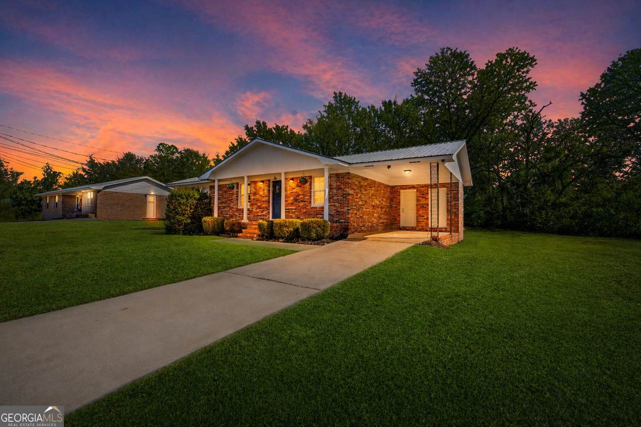 710 Smith Street - Photo 1