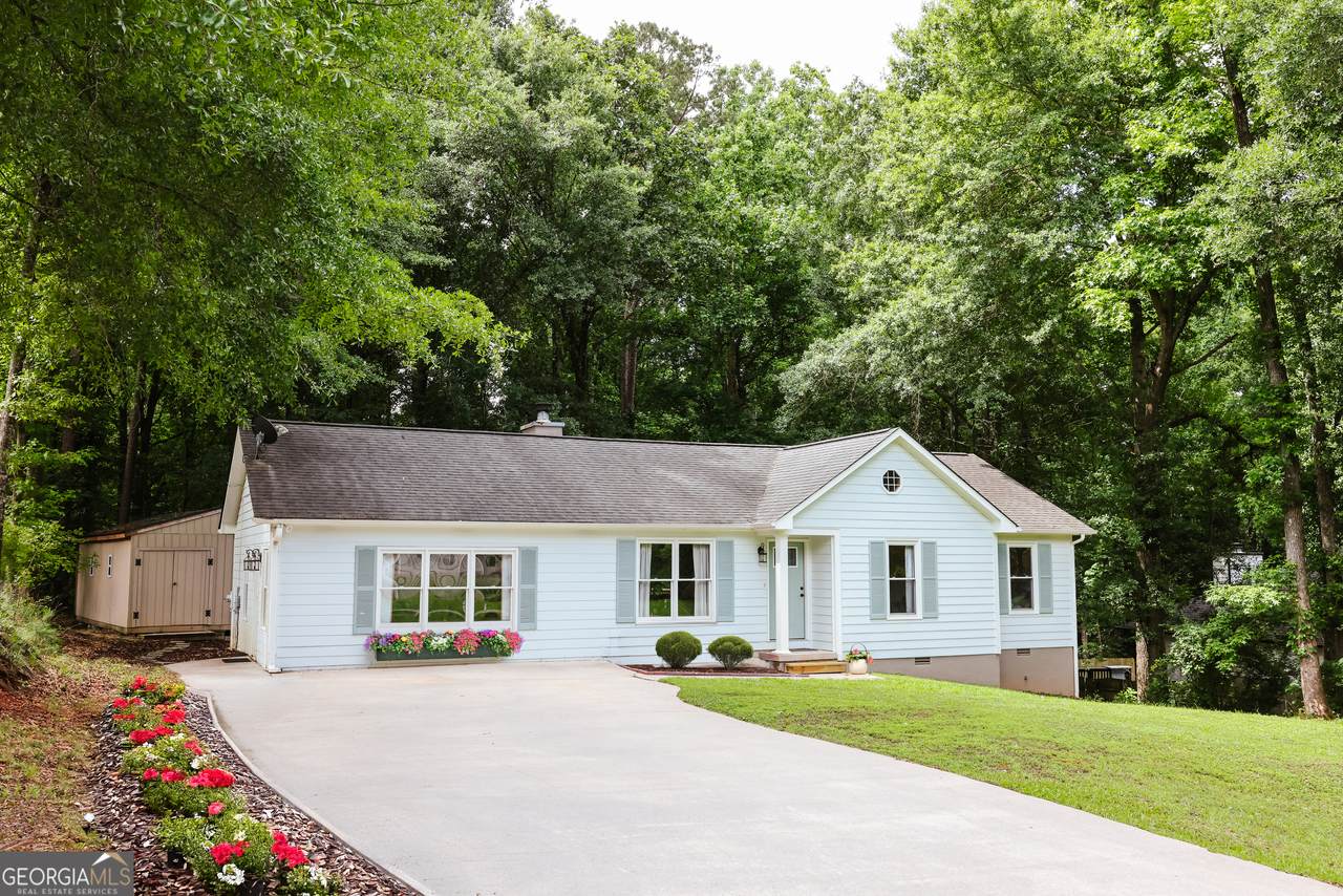 149 Hunters Crossing Road - Photo 1