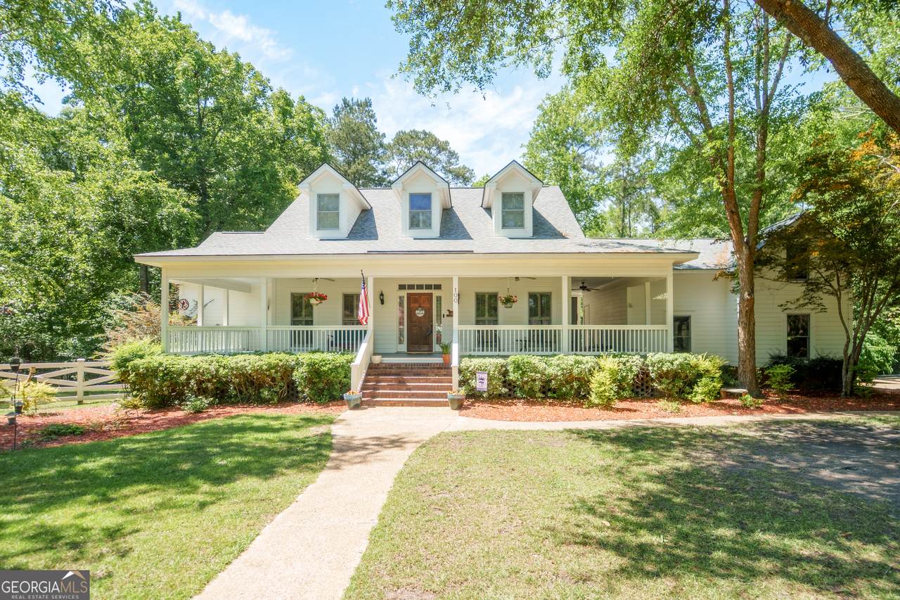 100 Cambridge Drive - Photo 1