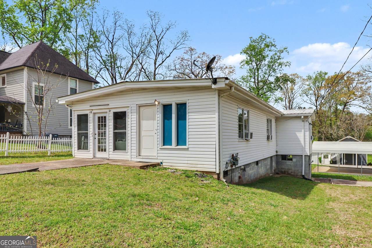 148 Robertson Avenue - Photo 1