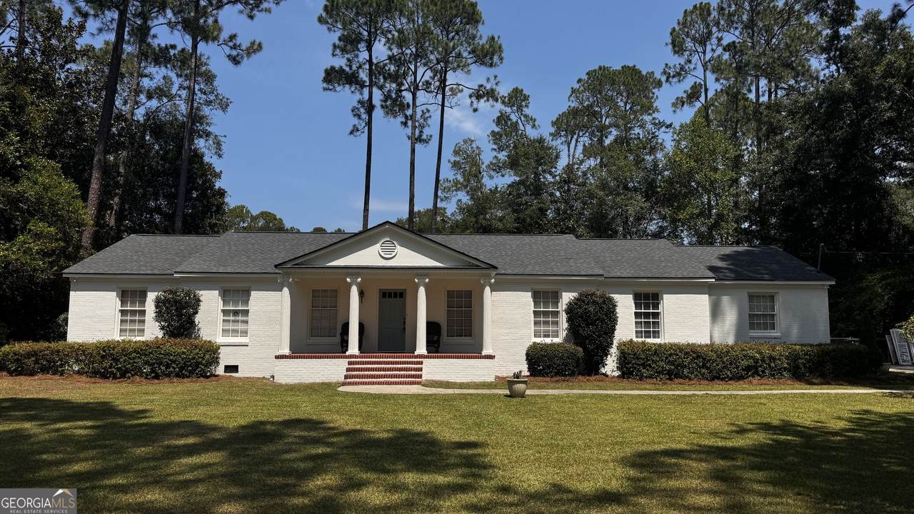 118 Woodlawn Drive - Photo 1
