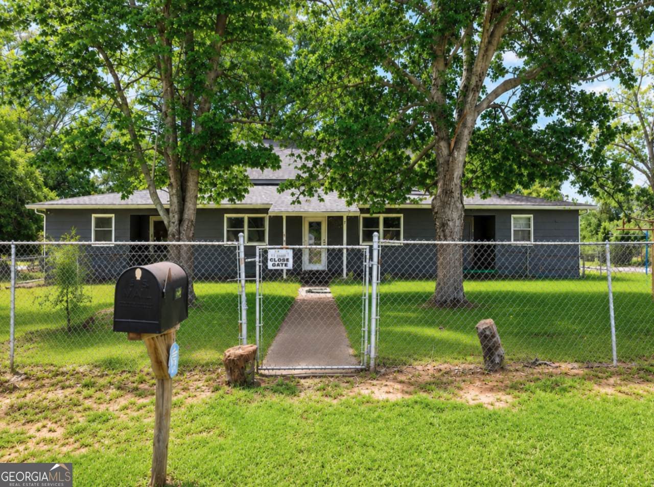 1360 Ellis Road - Photo 1