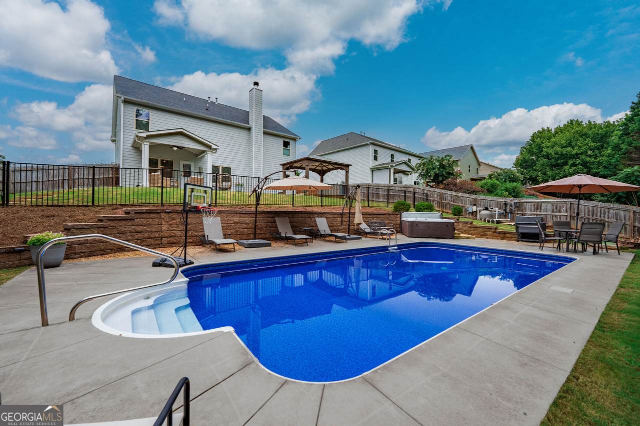 135 Cherokee Reserve Circle - Photo 1