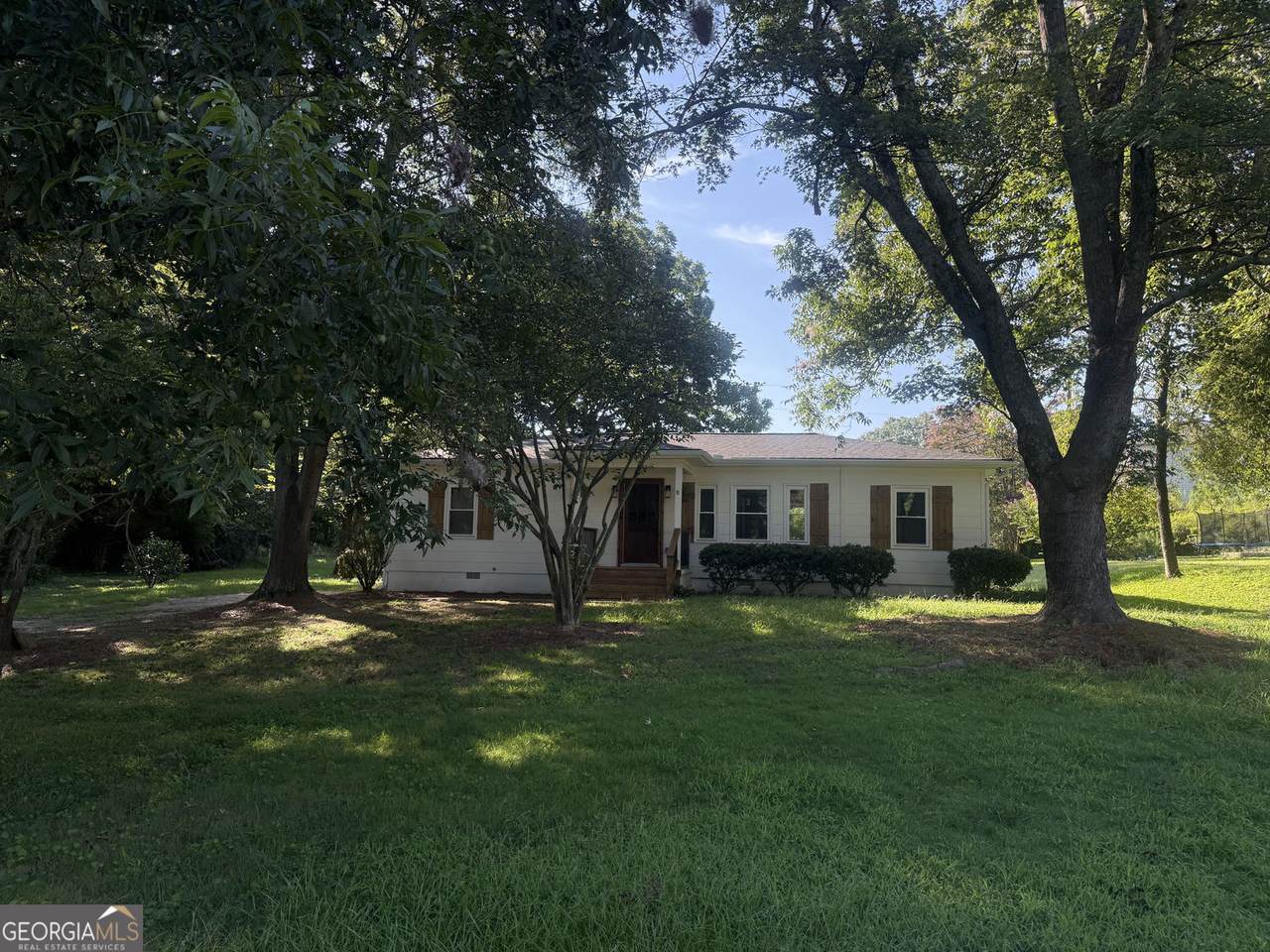 107 Lakeshore Circle - Photo 1