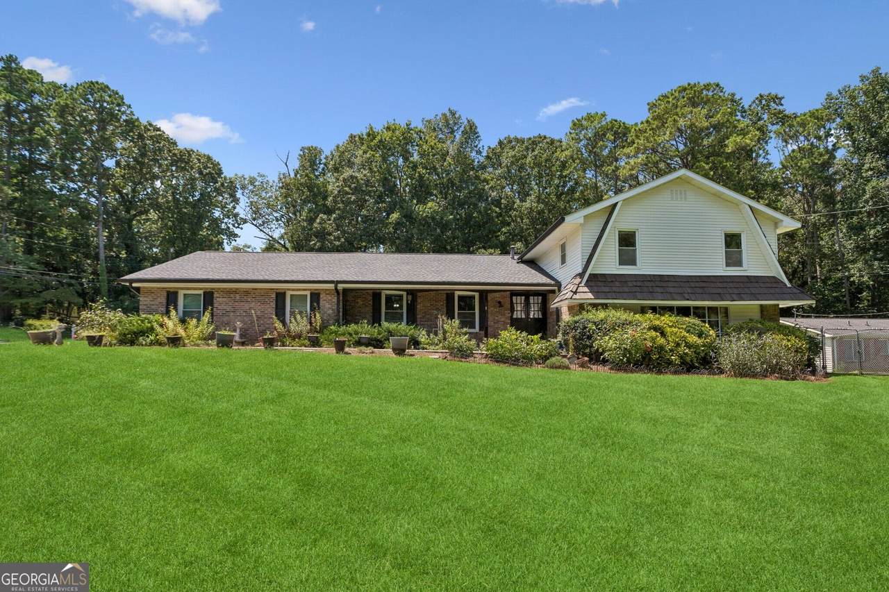 212 Simpson Drive - Photo 1