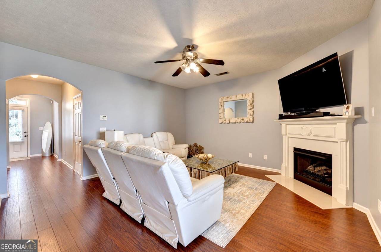 2432 Birkhall Way - Photo 1