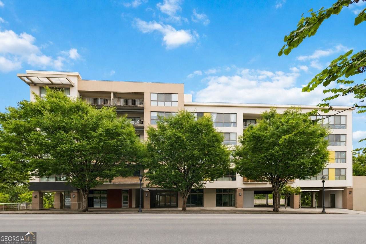 563 Memorial Drive - Photo 1