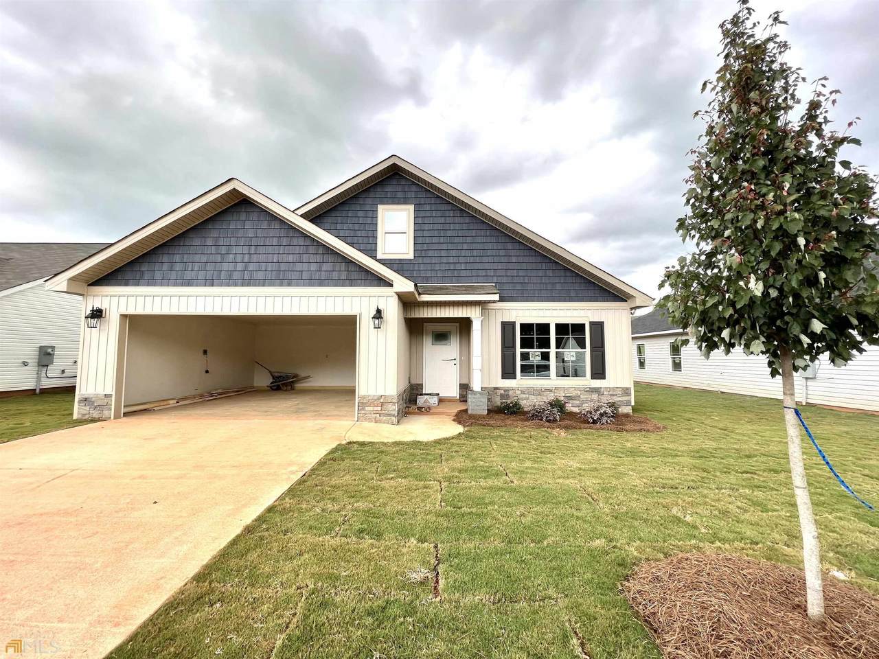 106 Red Tail Circle - Photo 1