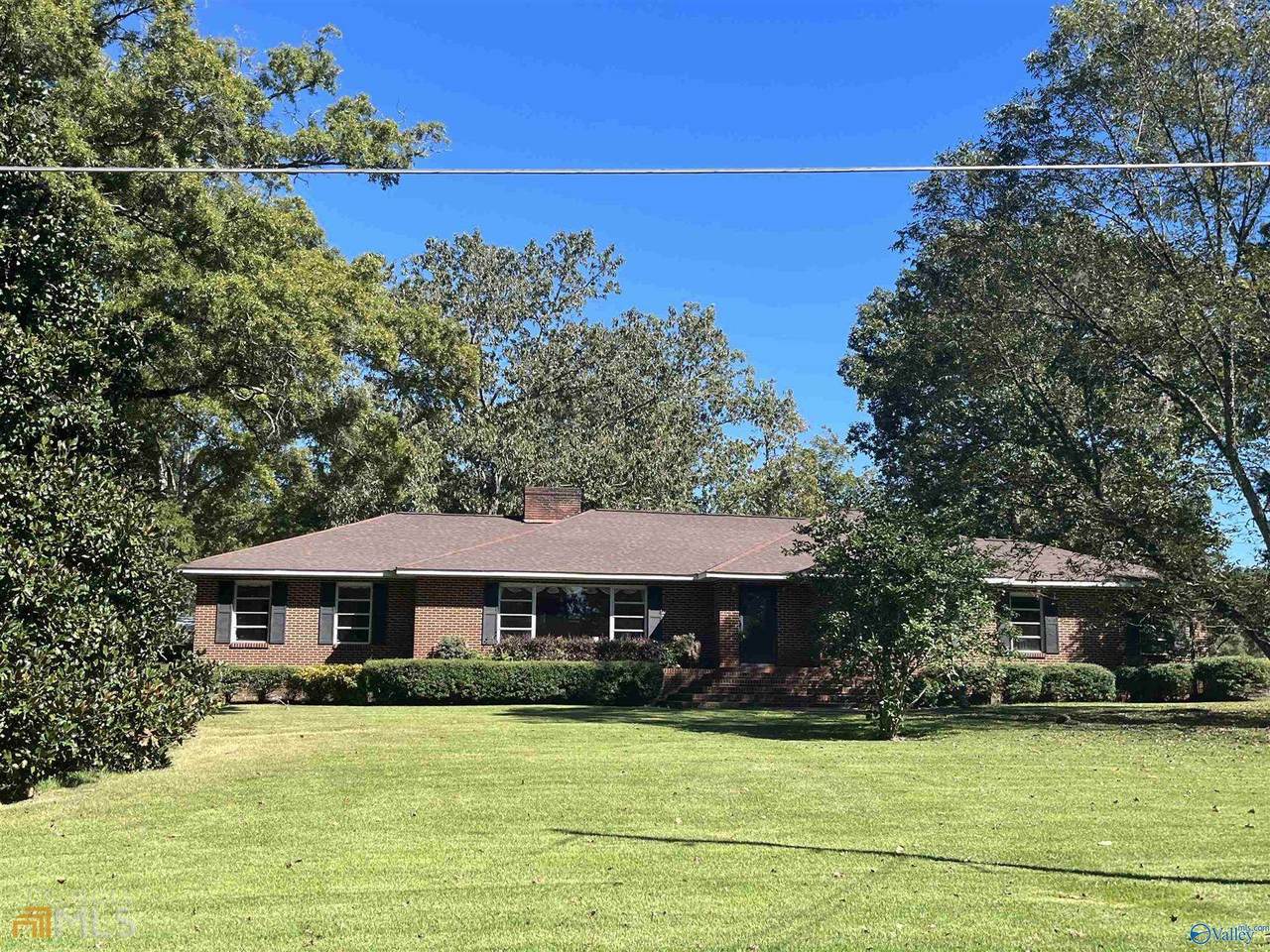 216 Iris Drive - Photo 1