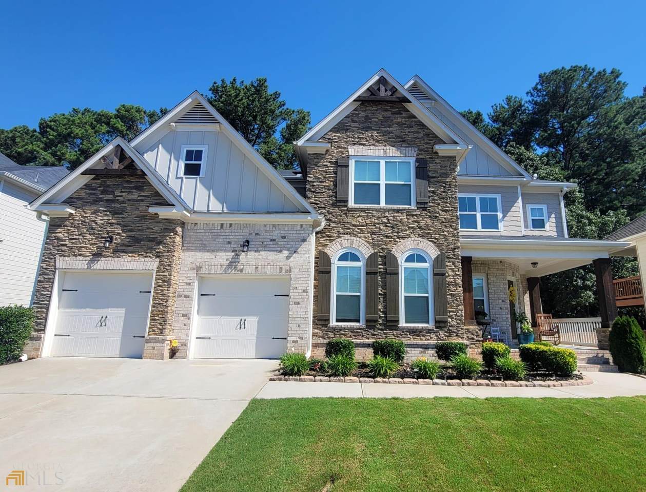 136 Edinburgh Drive - Photo 1