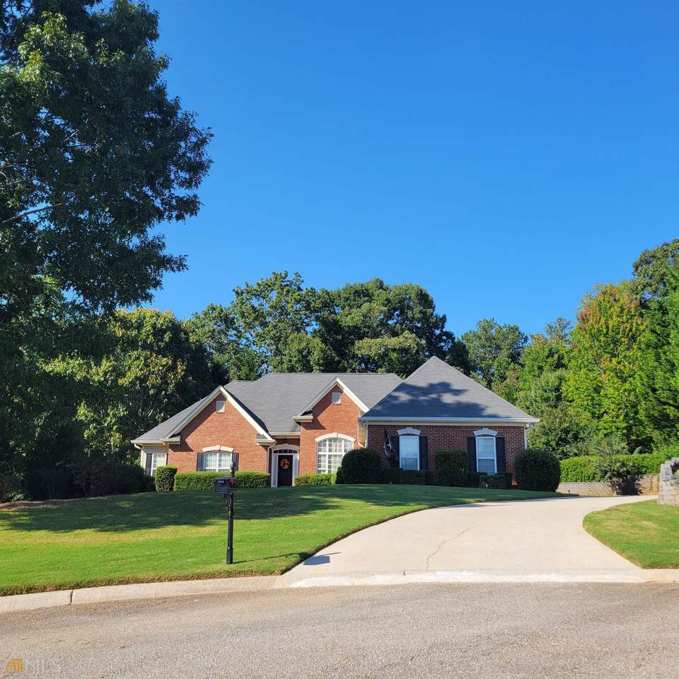 100 Vine Court - Photo 1