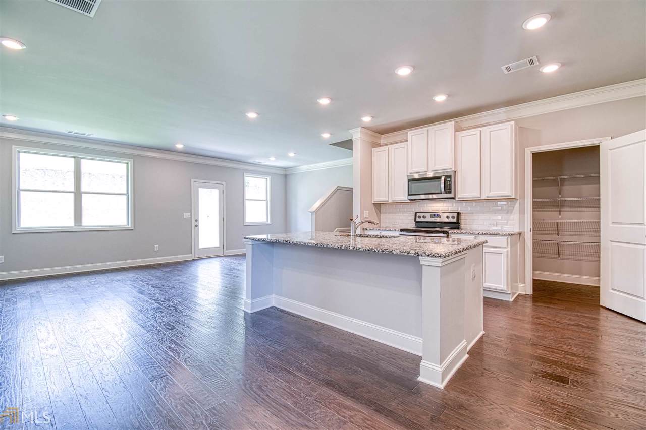 1825 Hamilton Creek Pkwy - Photo 1