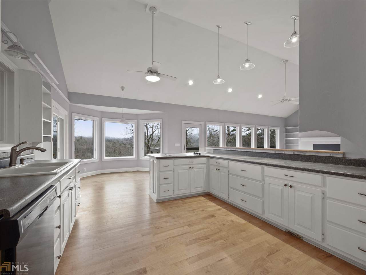 200 Ridgeview - Photo 1 200 Ridgeview - Photo 1