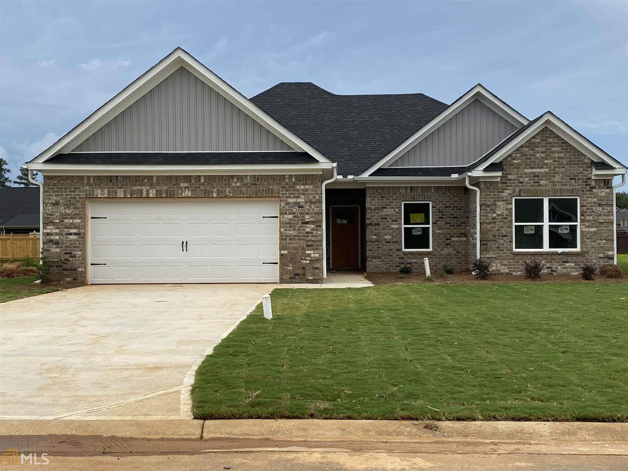 1032 Marion Oaks Dr - Photo 1