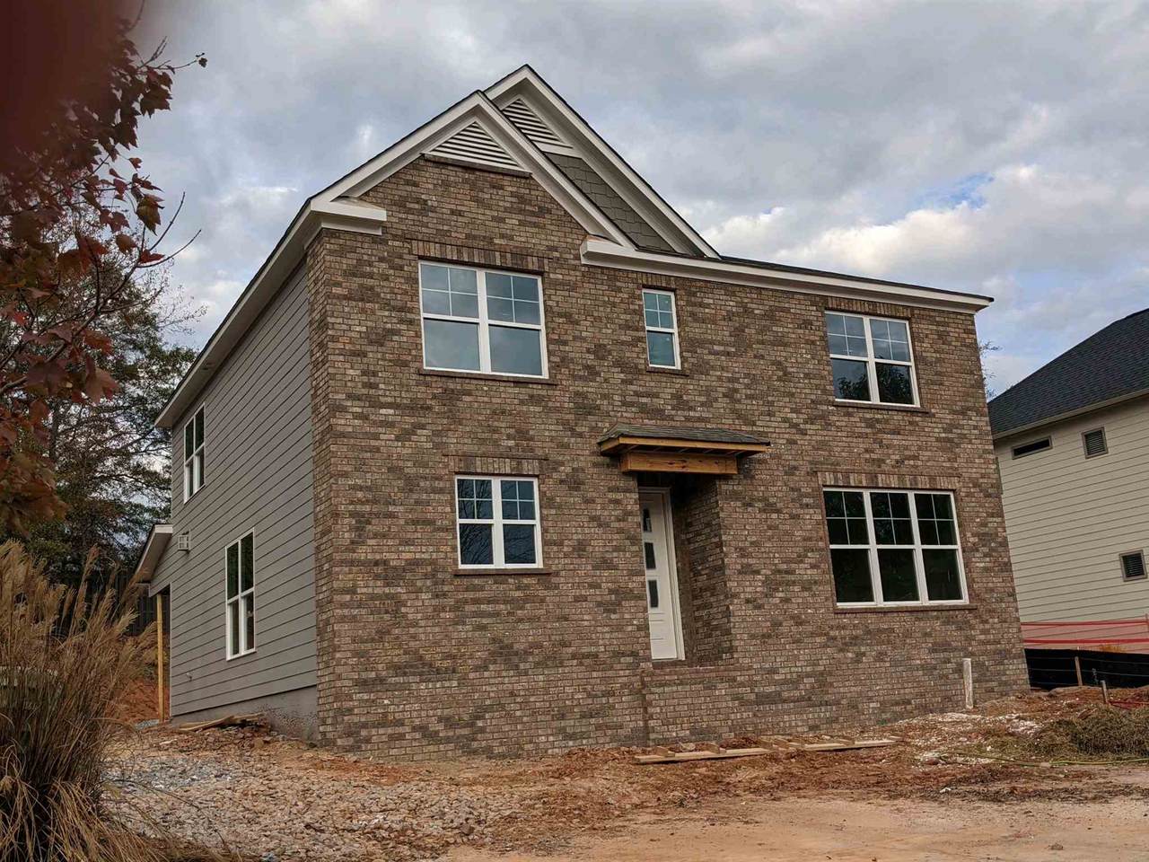 357 Edgewater Dr - Photo 1