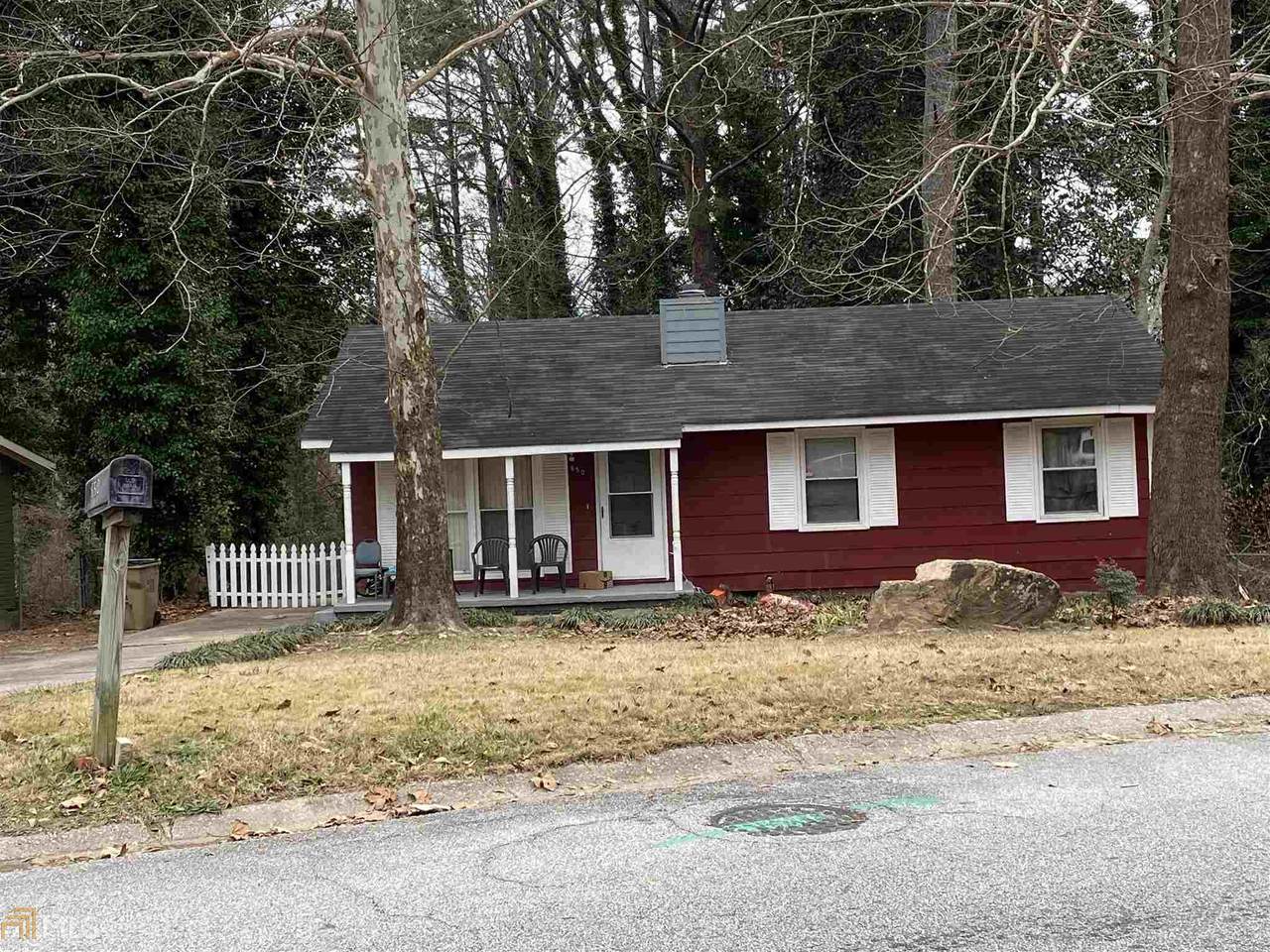 650 Robert E Lee Pkwy - Photo 1