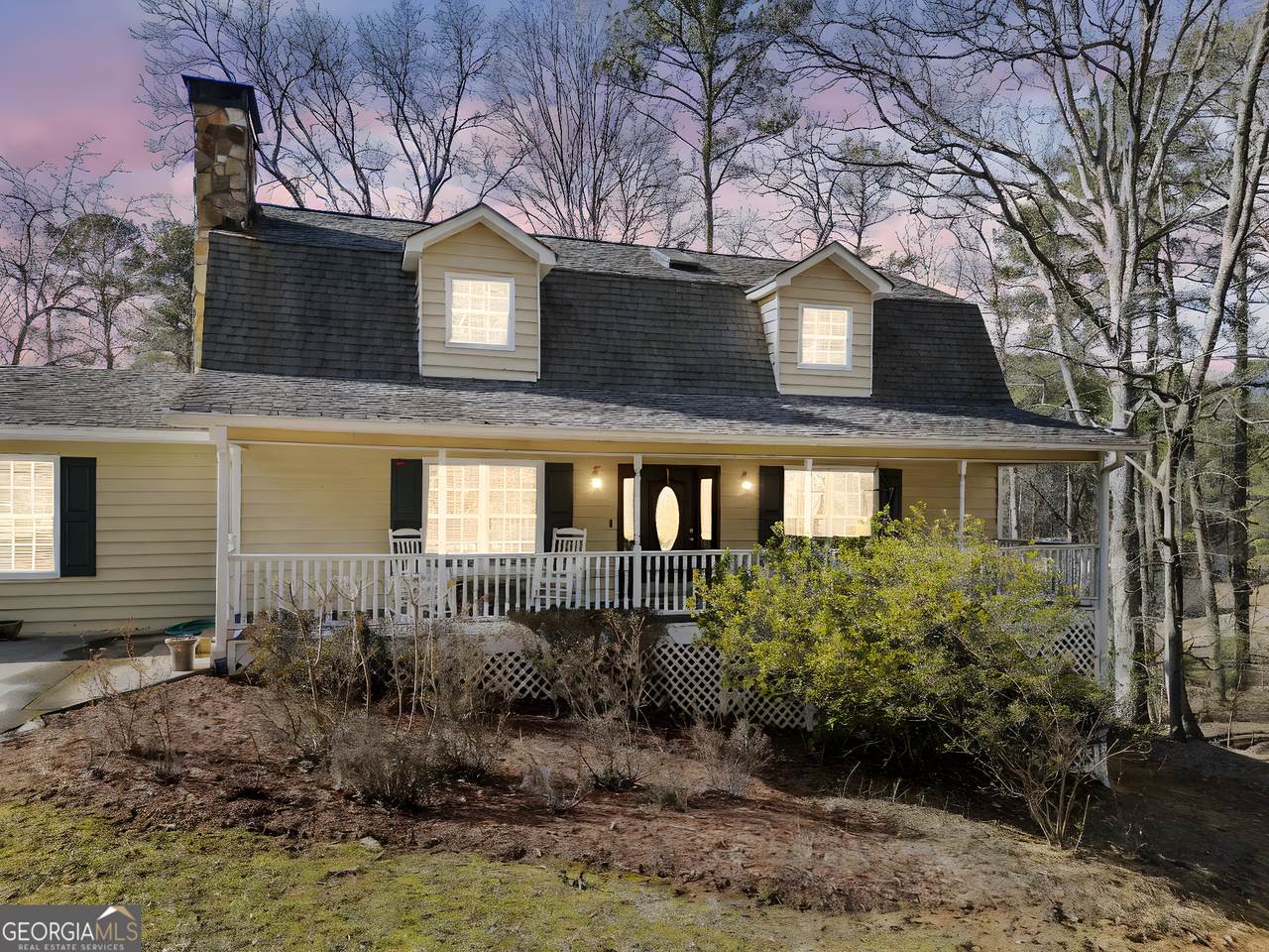 444 Pineview Drive - Photo 1