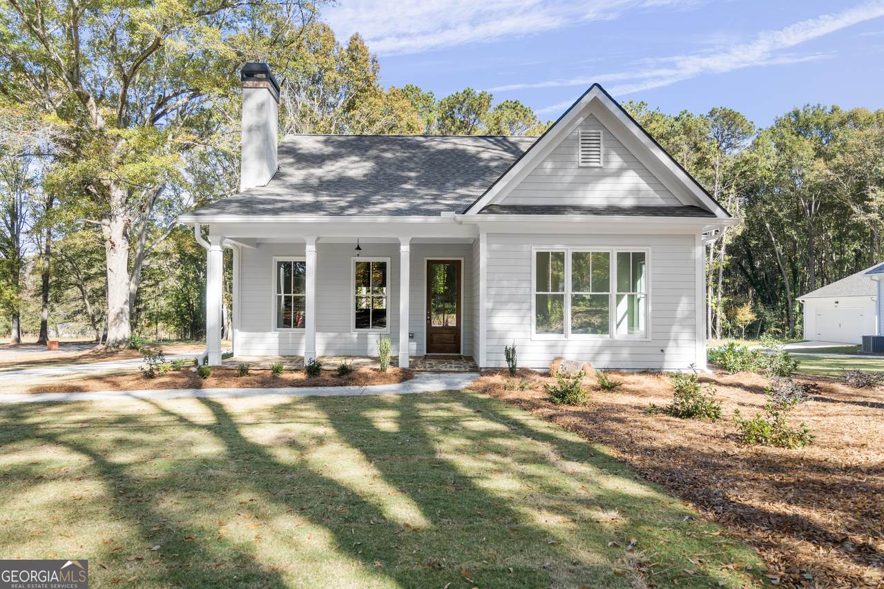 679 College Drive - Photo 1