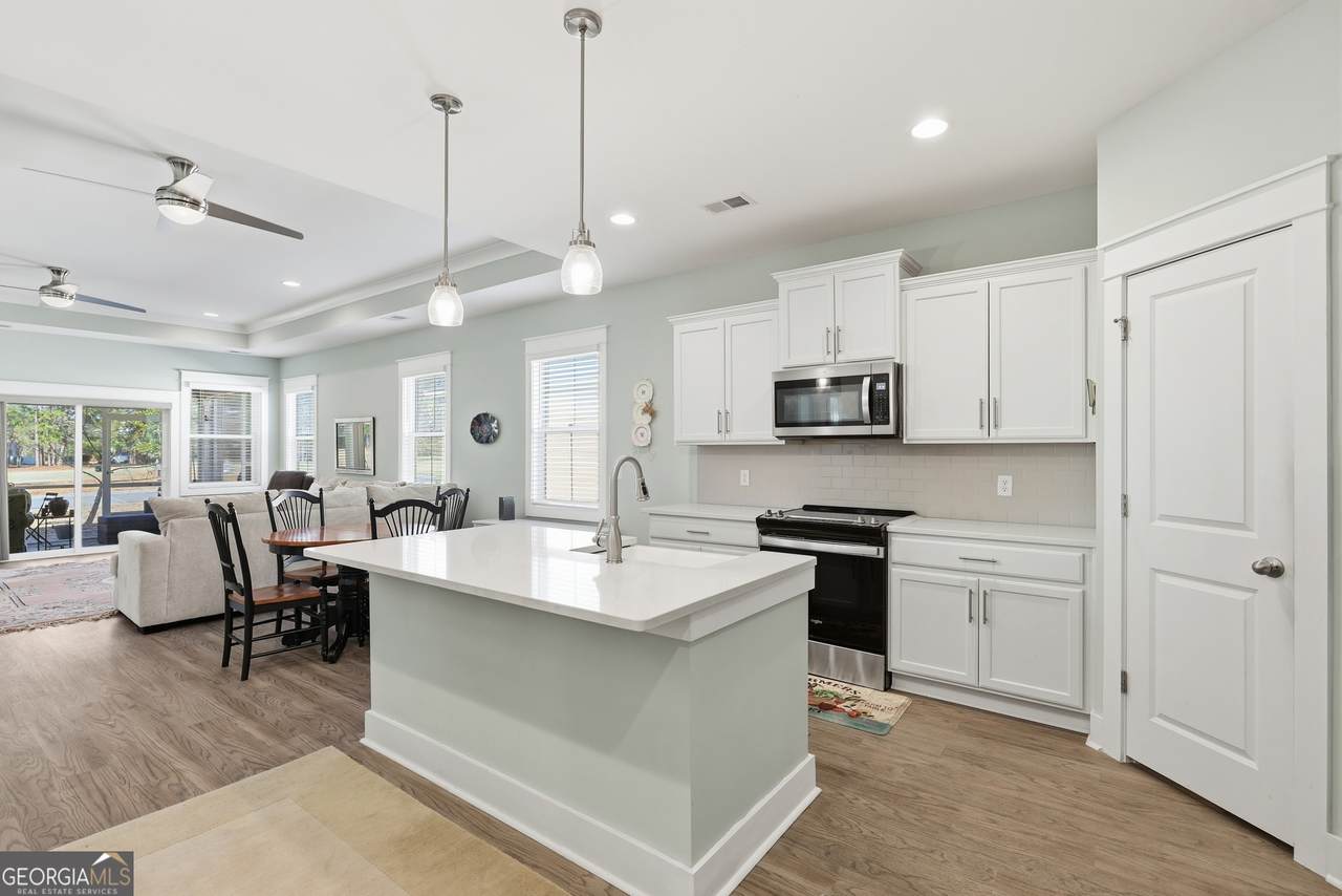 141 Mallory Place - Photo 1