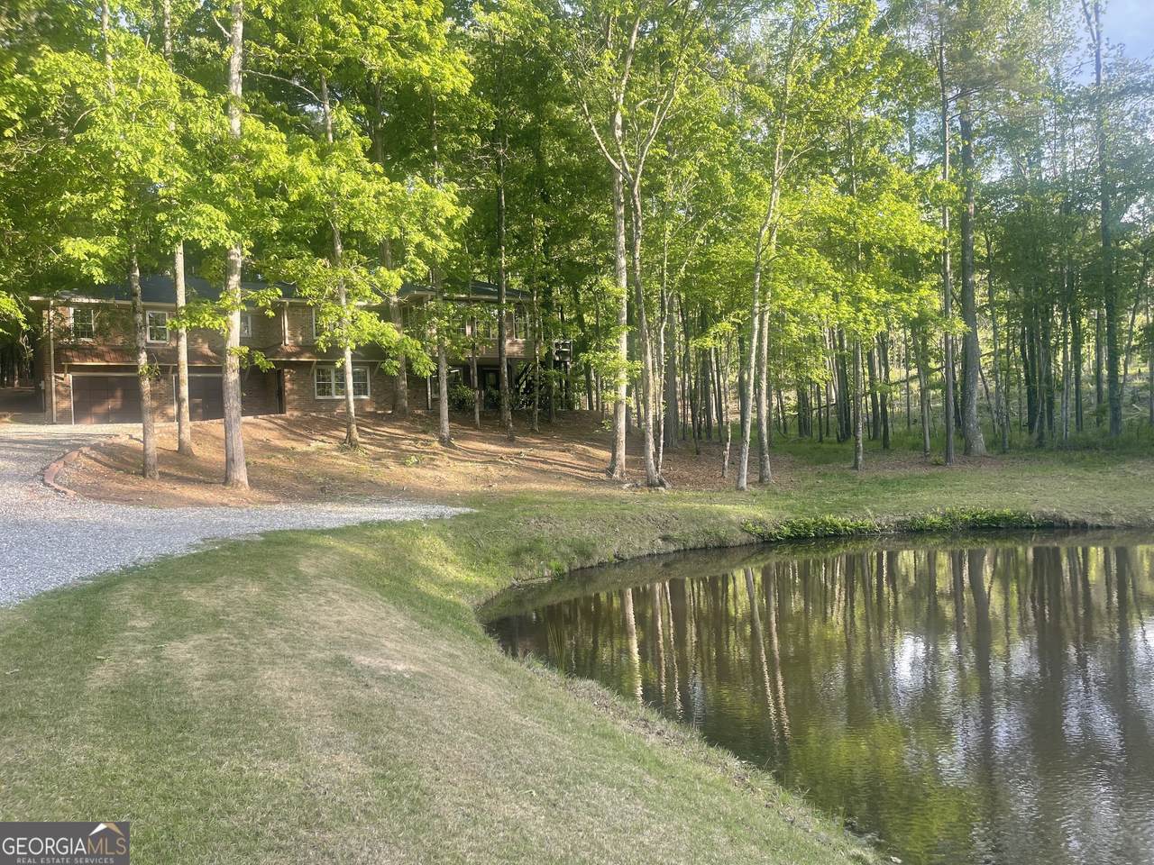 204 Creekside Drive - Photo 1
