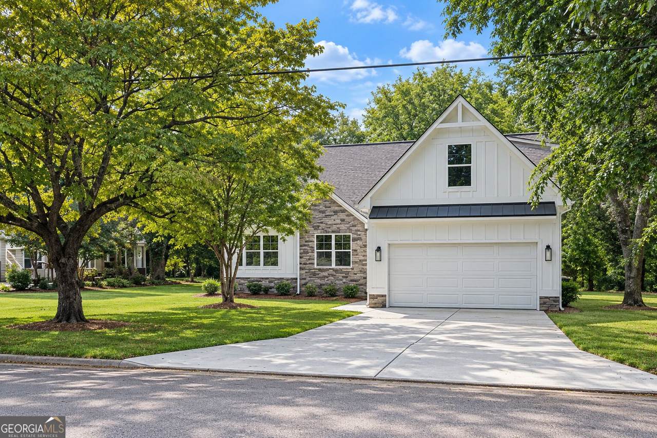 875 Lynn Avenue - Photo 1
