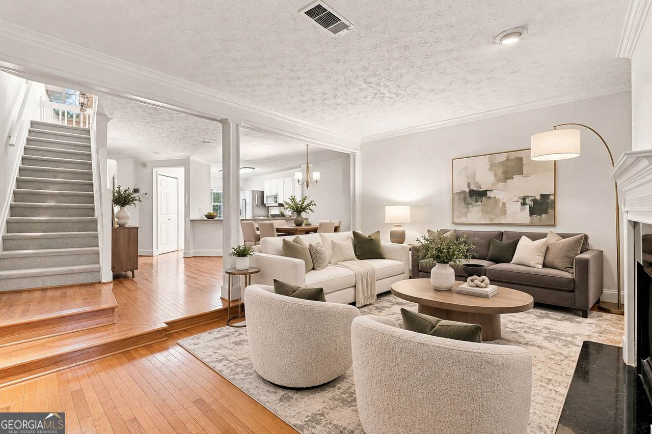 1340 Crossing Drive - Photo 1