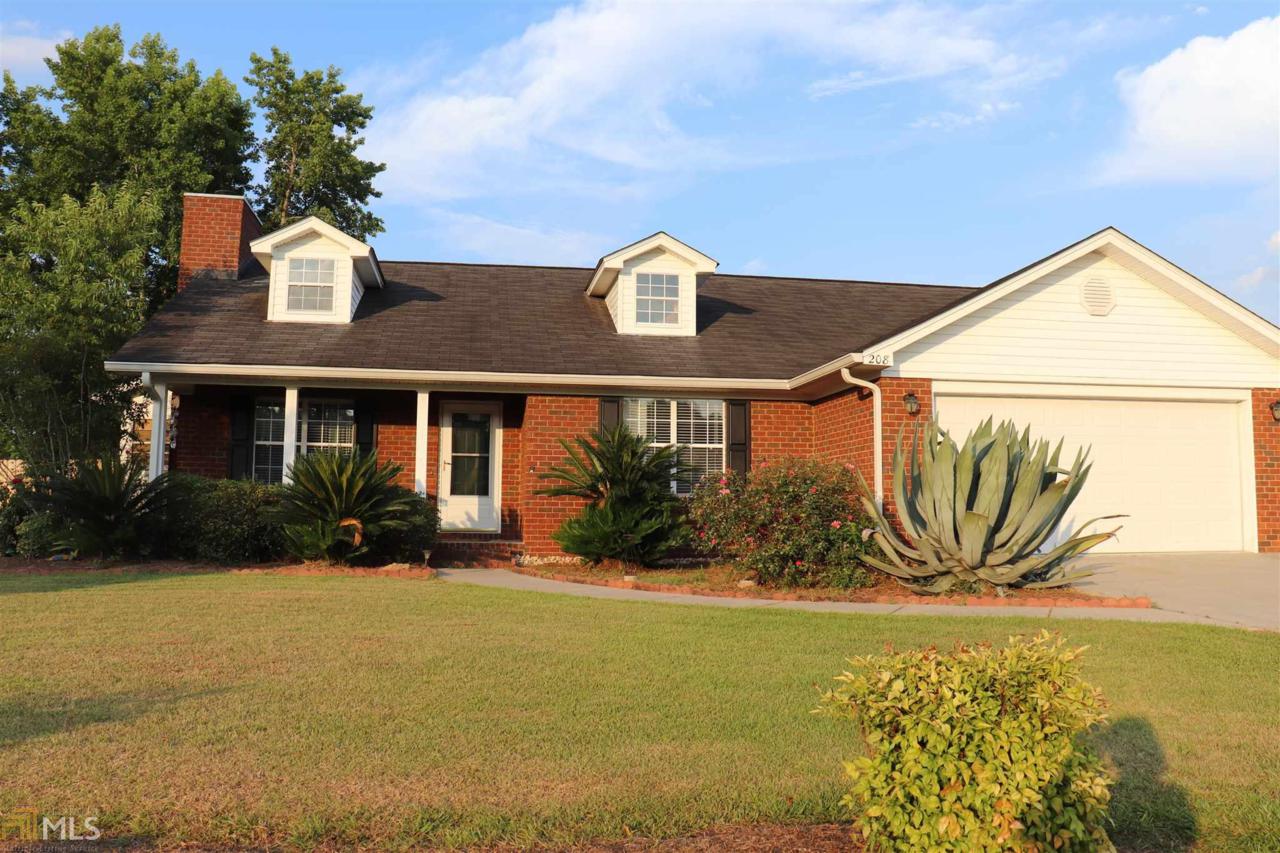 208 Oxford Cir - Photo 1