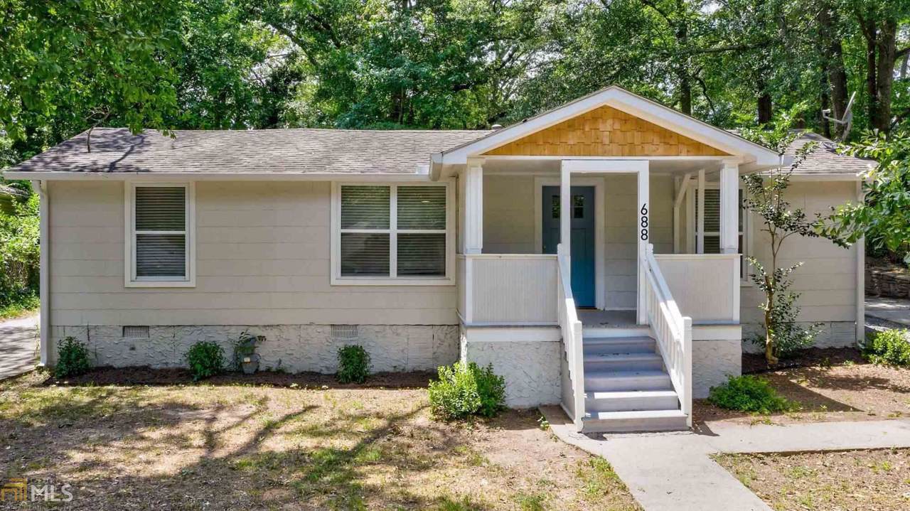 688 Grand Ave - Photo 1