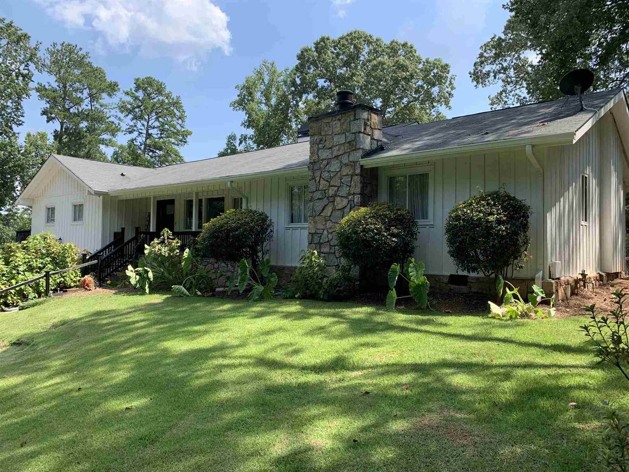 201 Pinemount Dr - Photo 1