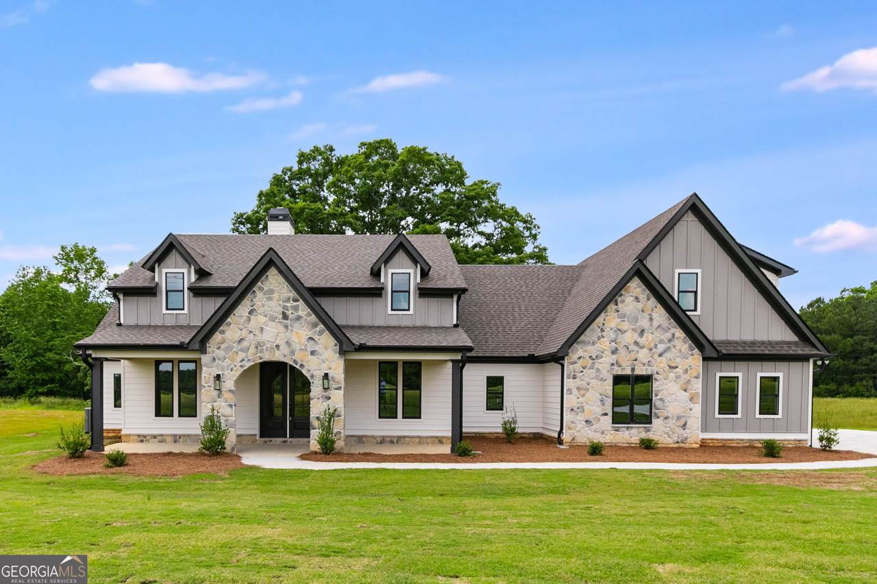 728 Lake Circle Road - Photo 1