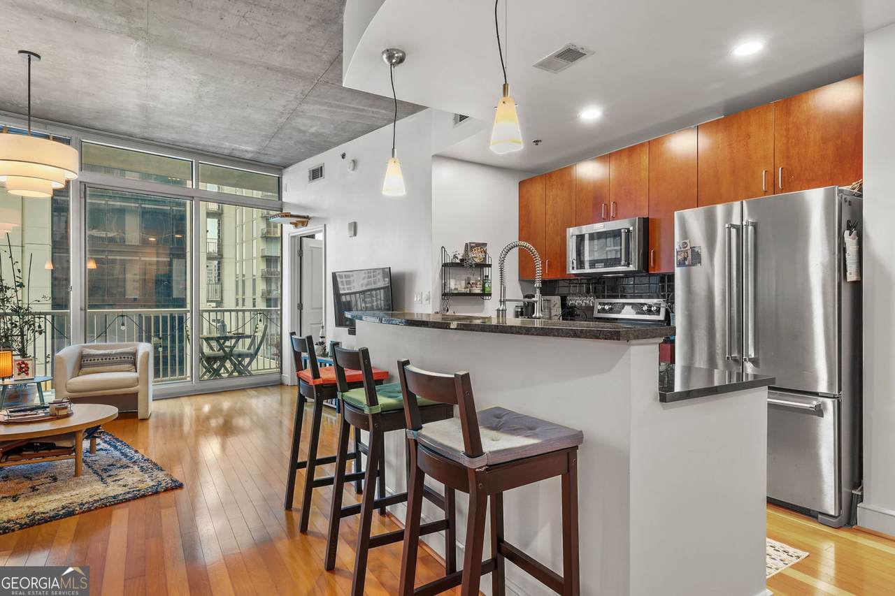 44 Peachtree Place - Photo 1