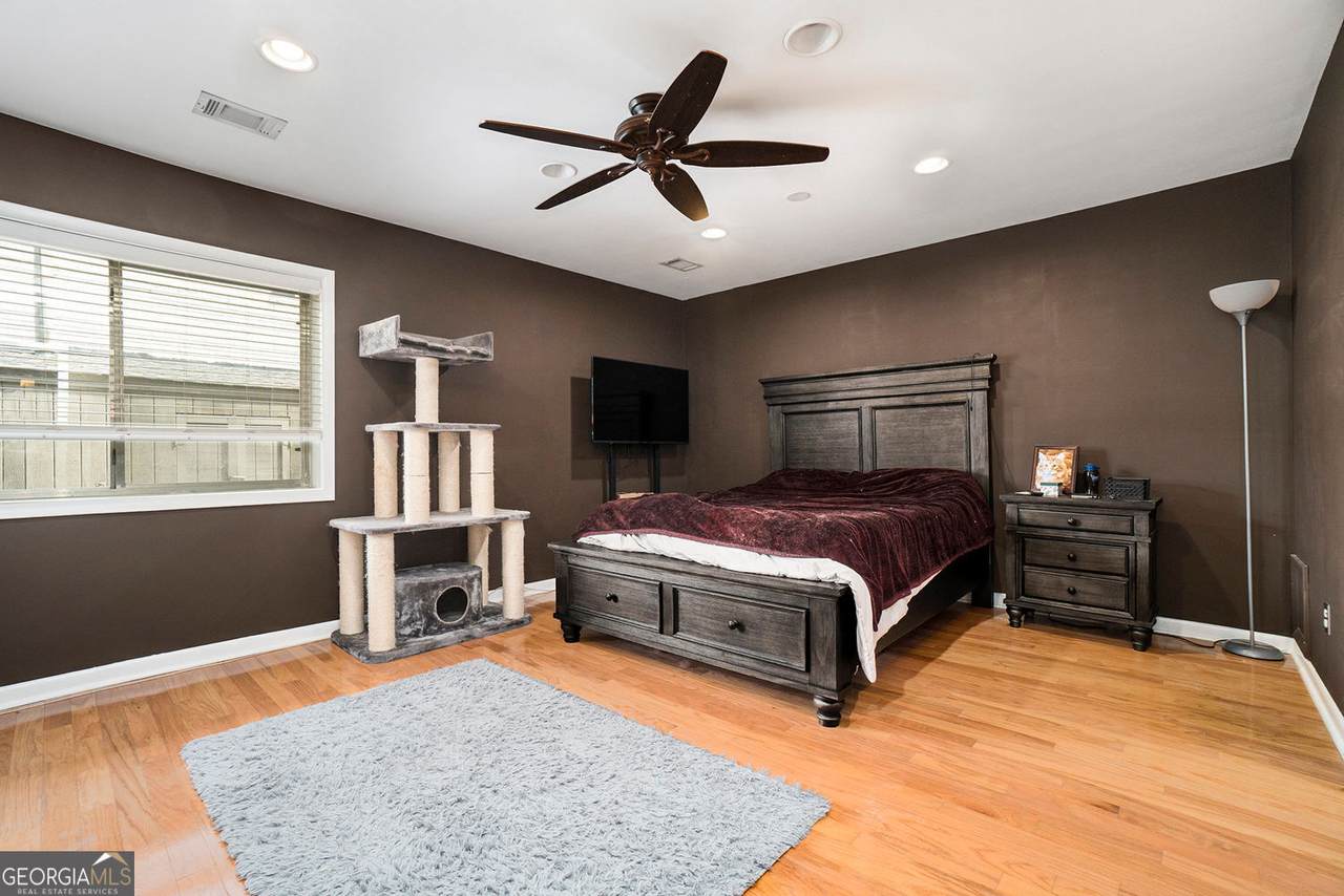 3501 Roswell Road - Photo 1