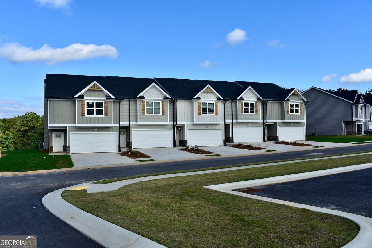 6334 Pine Ridge Point - Photo 1